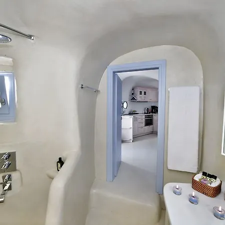 Gemela's Family Homes Oia (Santorini)